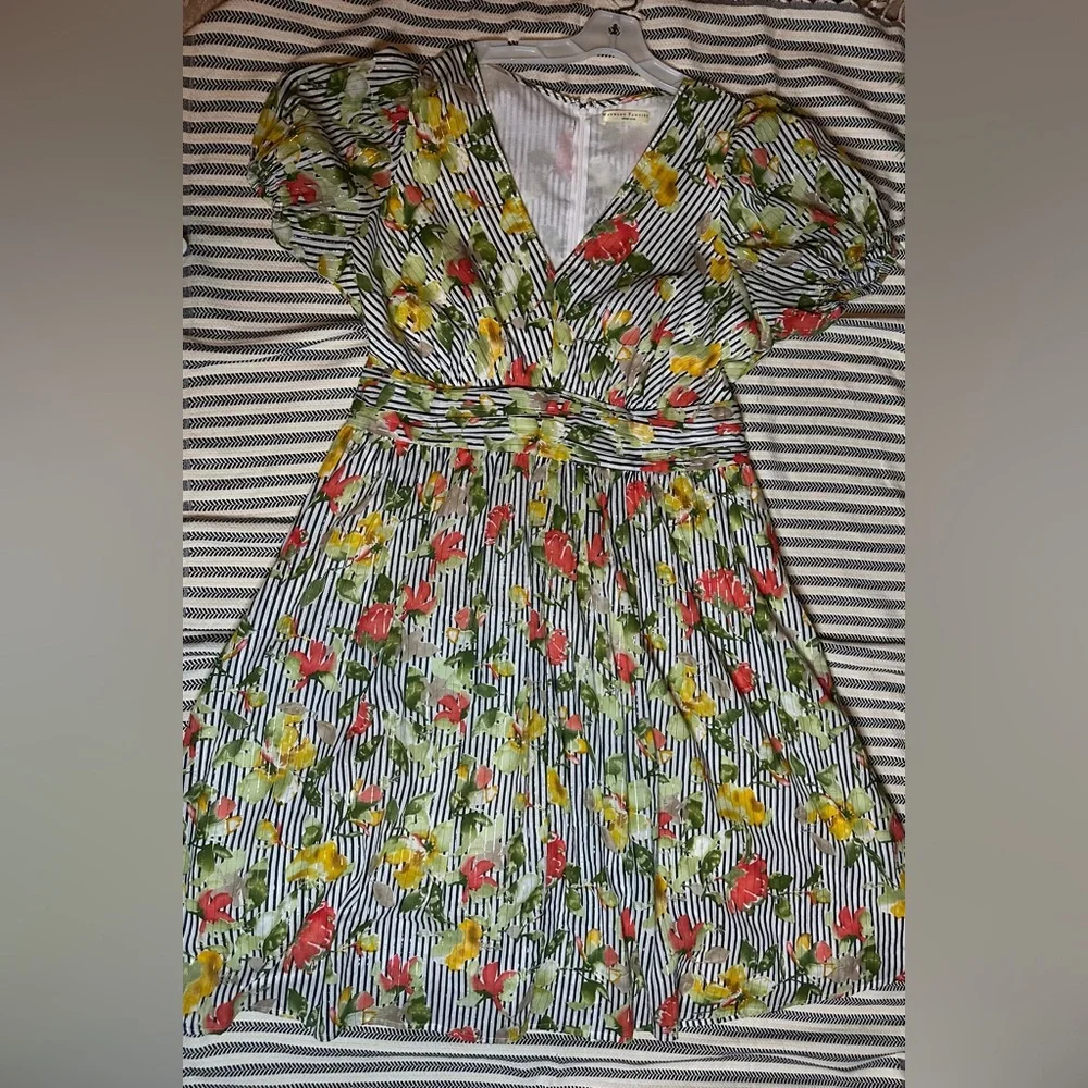 Wayward Fancies Vibrant Floral V-Neck Midi Dress - Picture 1 of 11